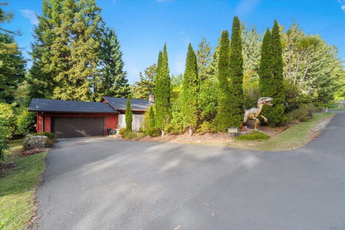 5095 Woodland Way, 000