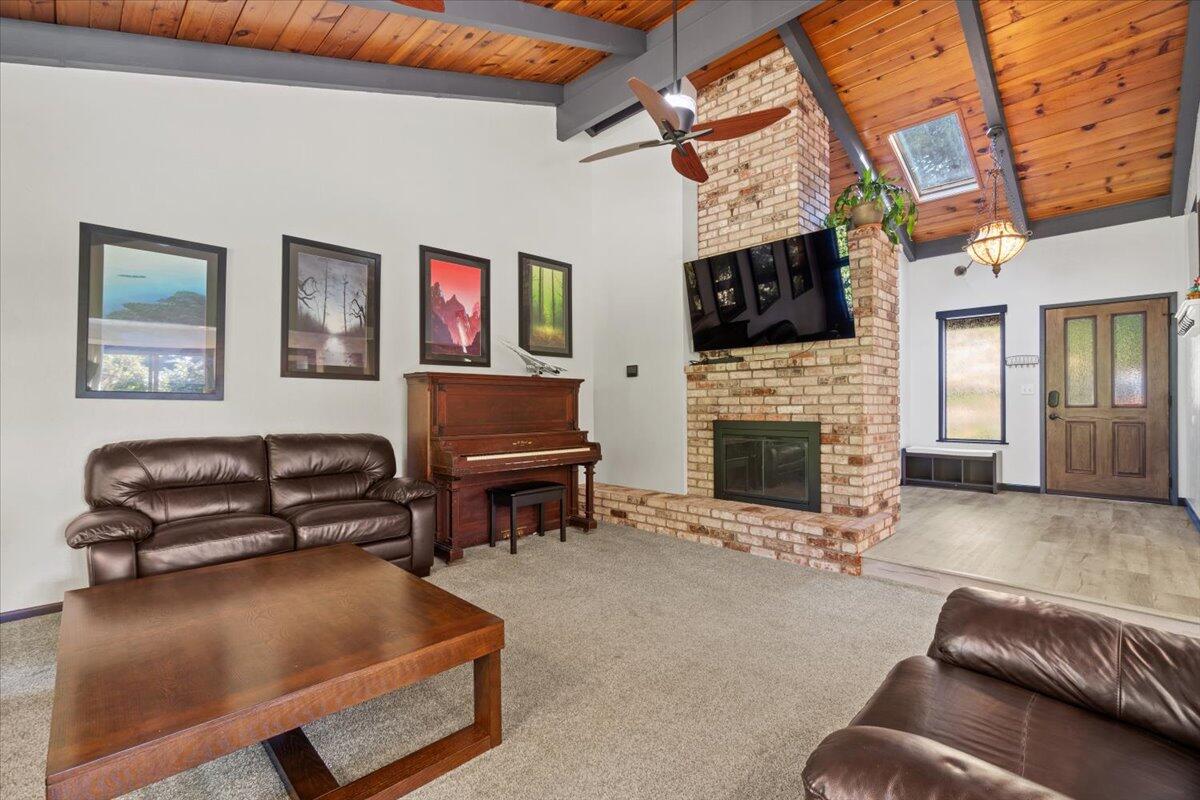 5095 Woodland Way, 000