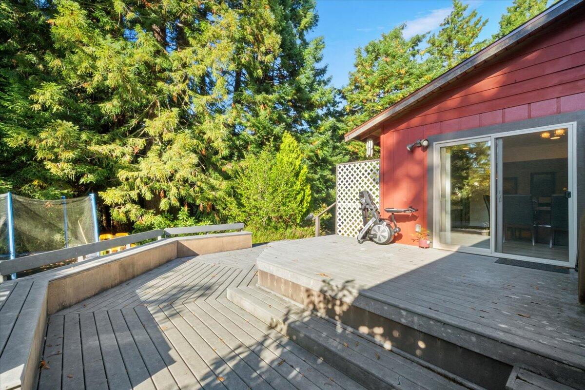 5095 Woodland Way, 000