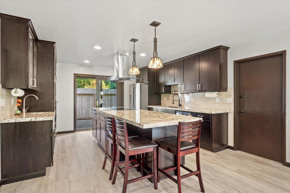 5095 Woodland Way, 000