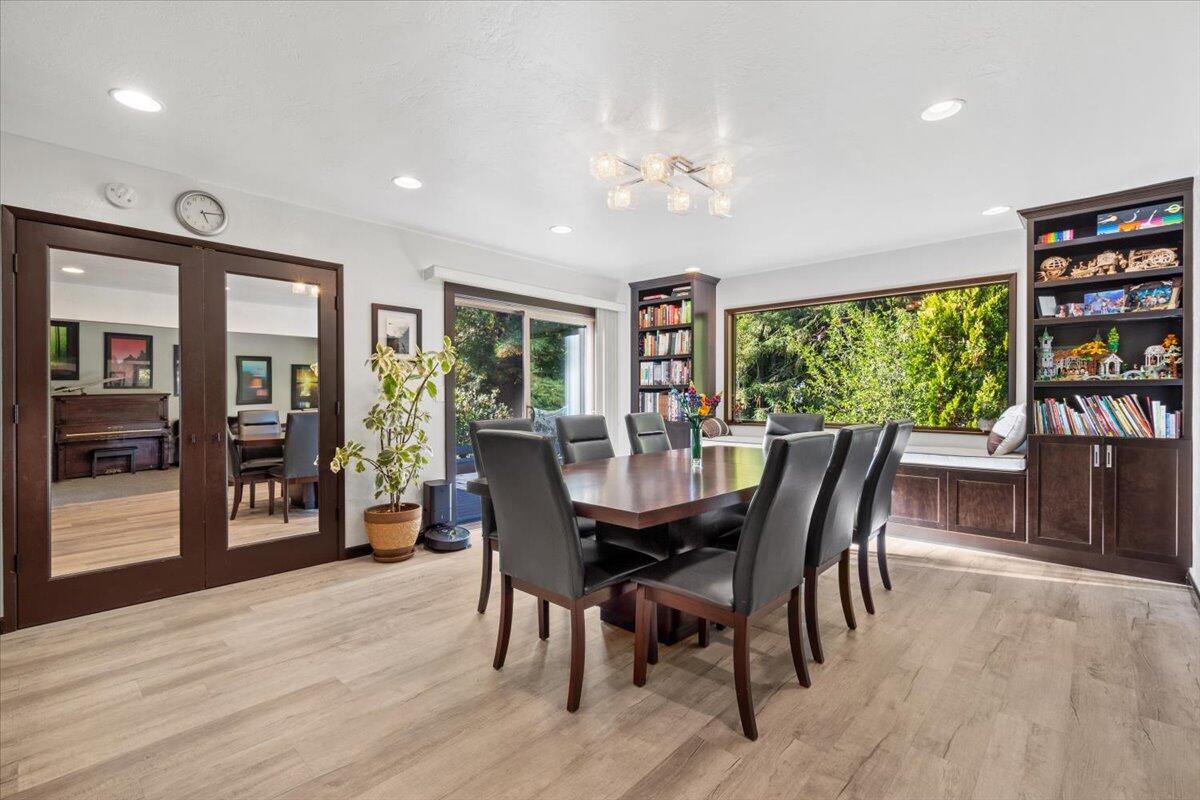 5095 Woodland Way, 000
