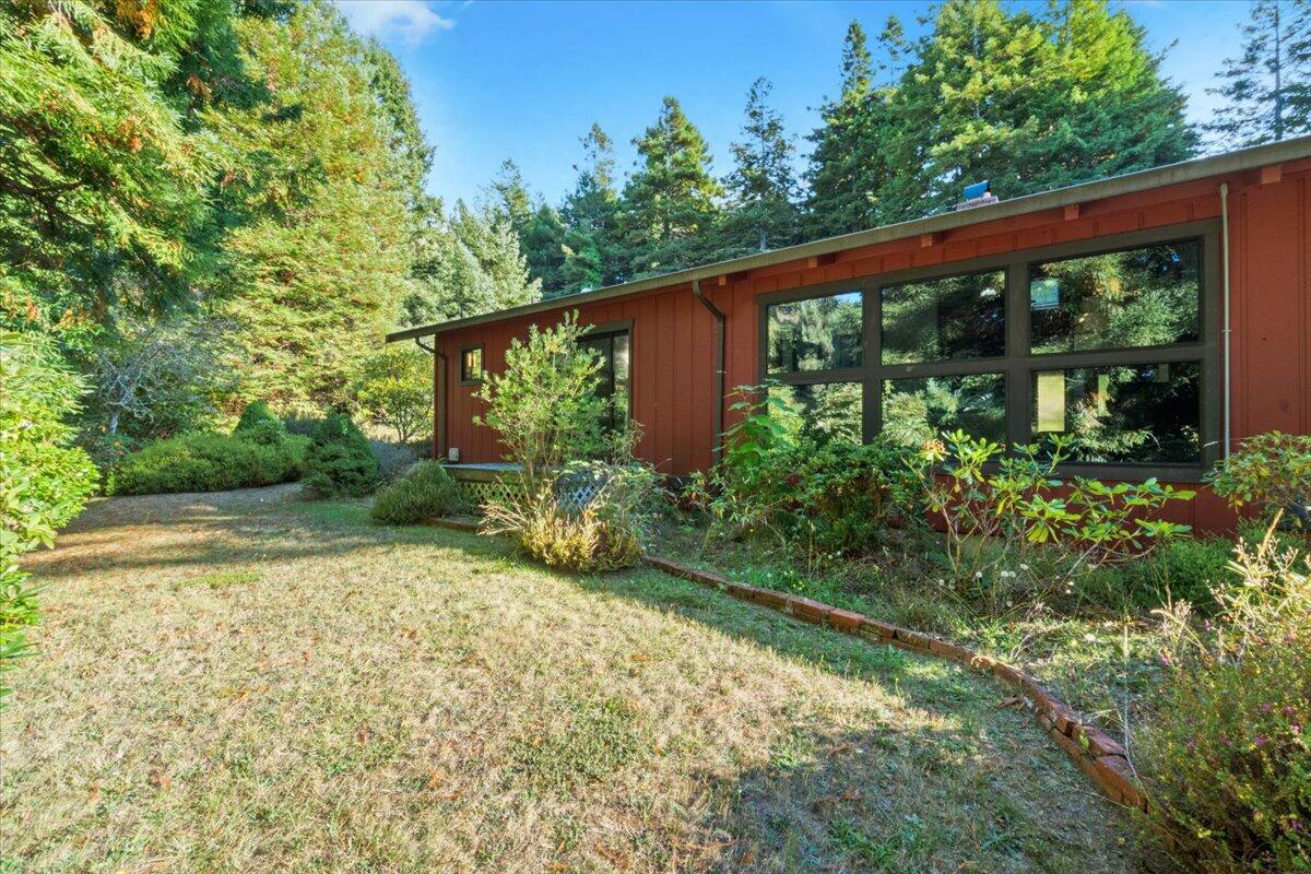 5095 Woodland Way, 000