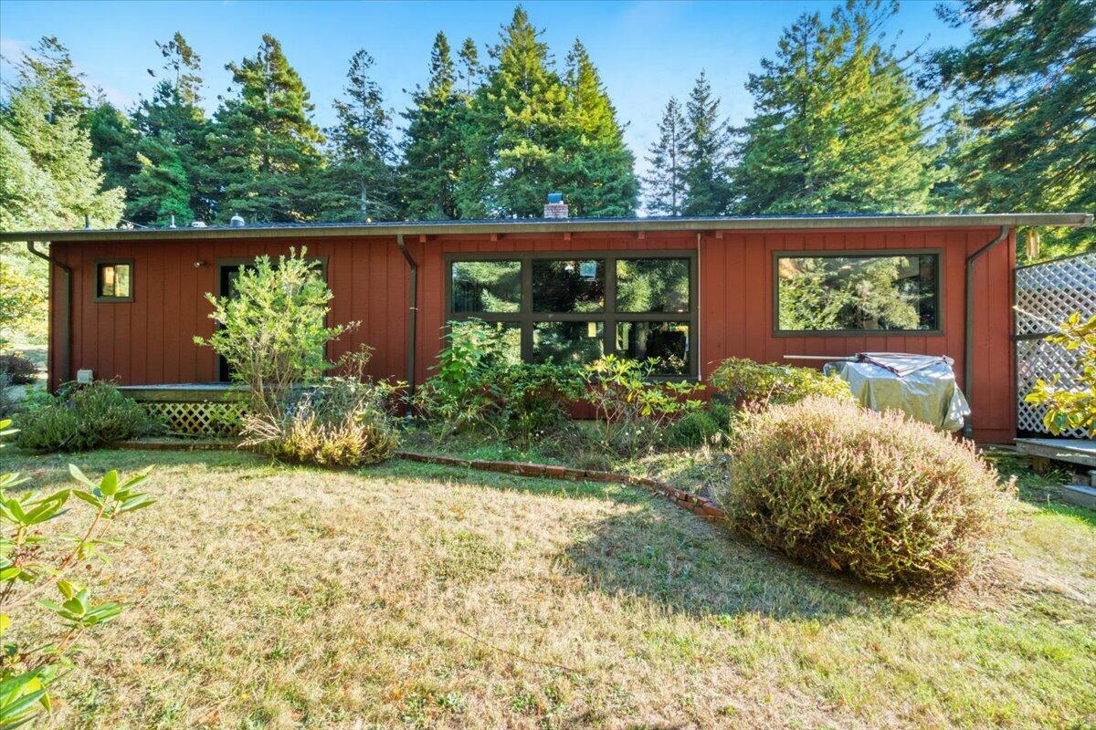5095 Woodland Way, 000