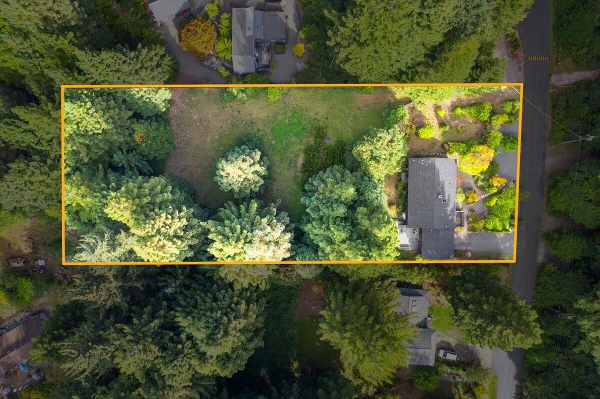 5095 Woodland Way, 000