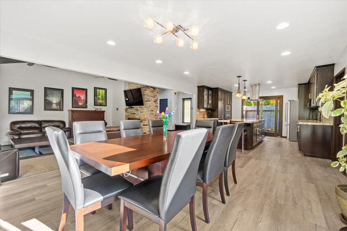 5095 Woodland Way, 000