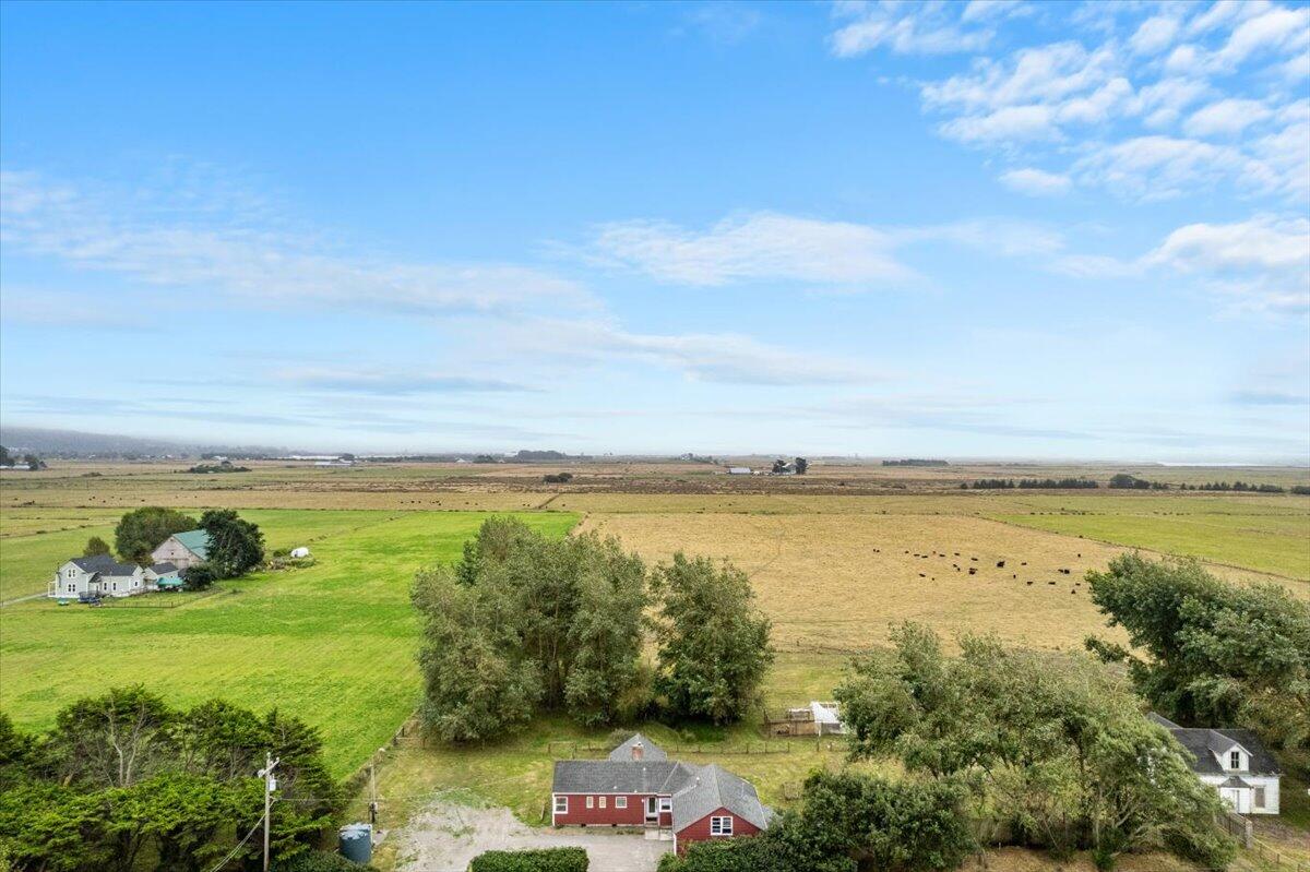 1046 Mad River Road