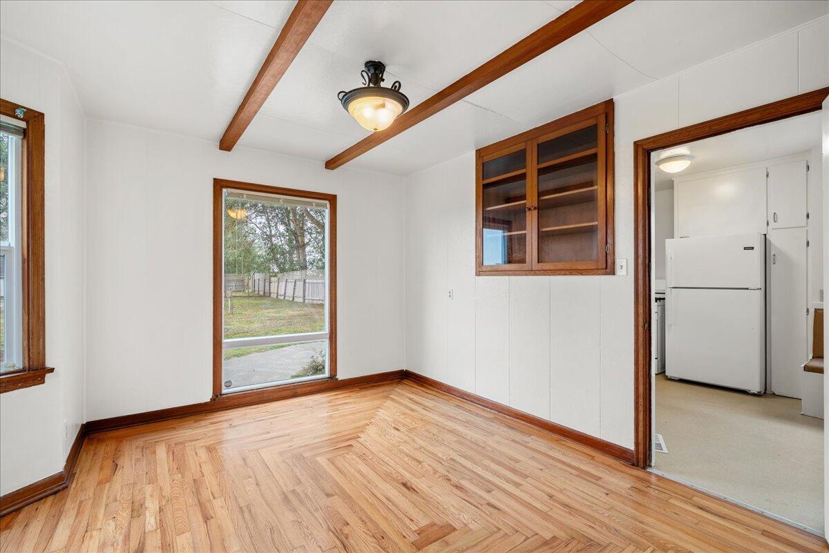 1046 Mad River Road