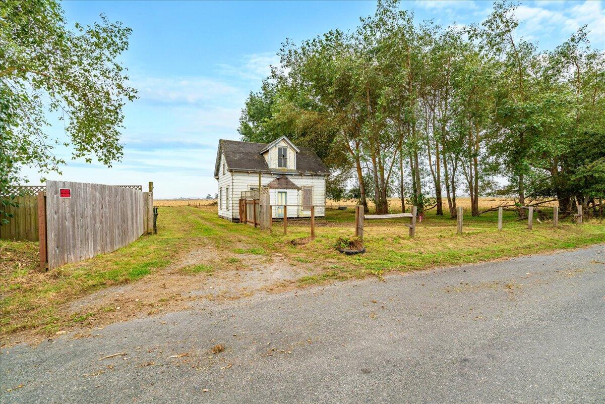 1046 Mad River Road