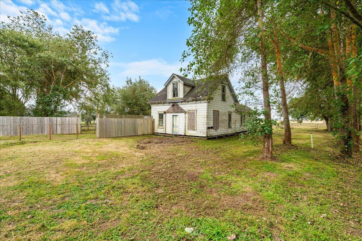 1046 Mad River Road