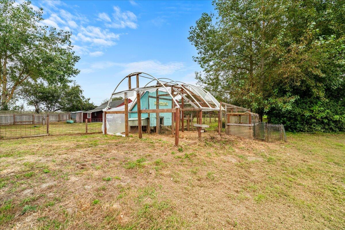 1046 Mad River Road