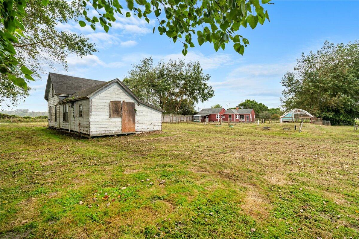 1046 Mad River Road