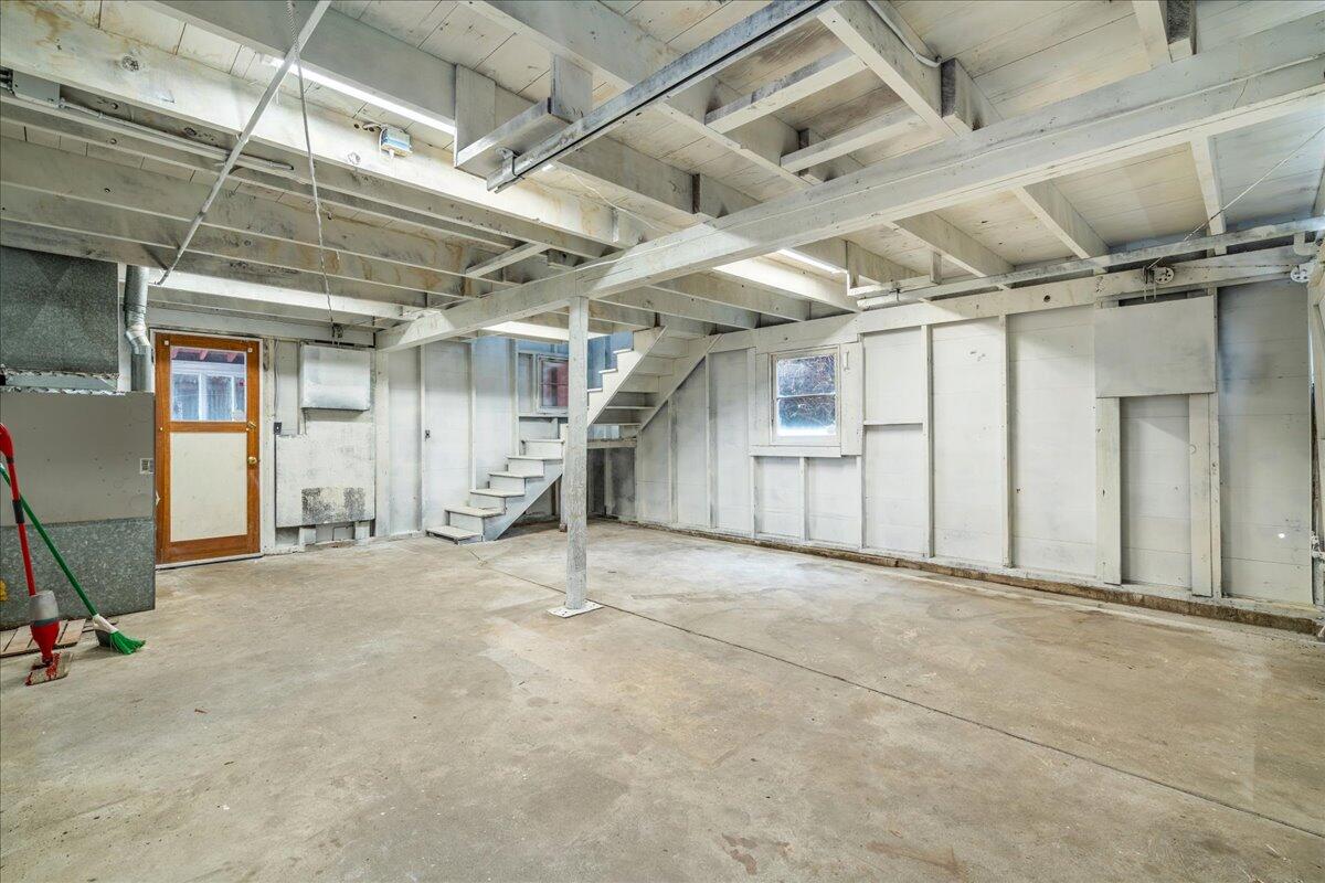 1046 Mad River Road
