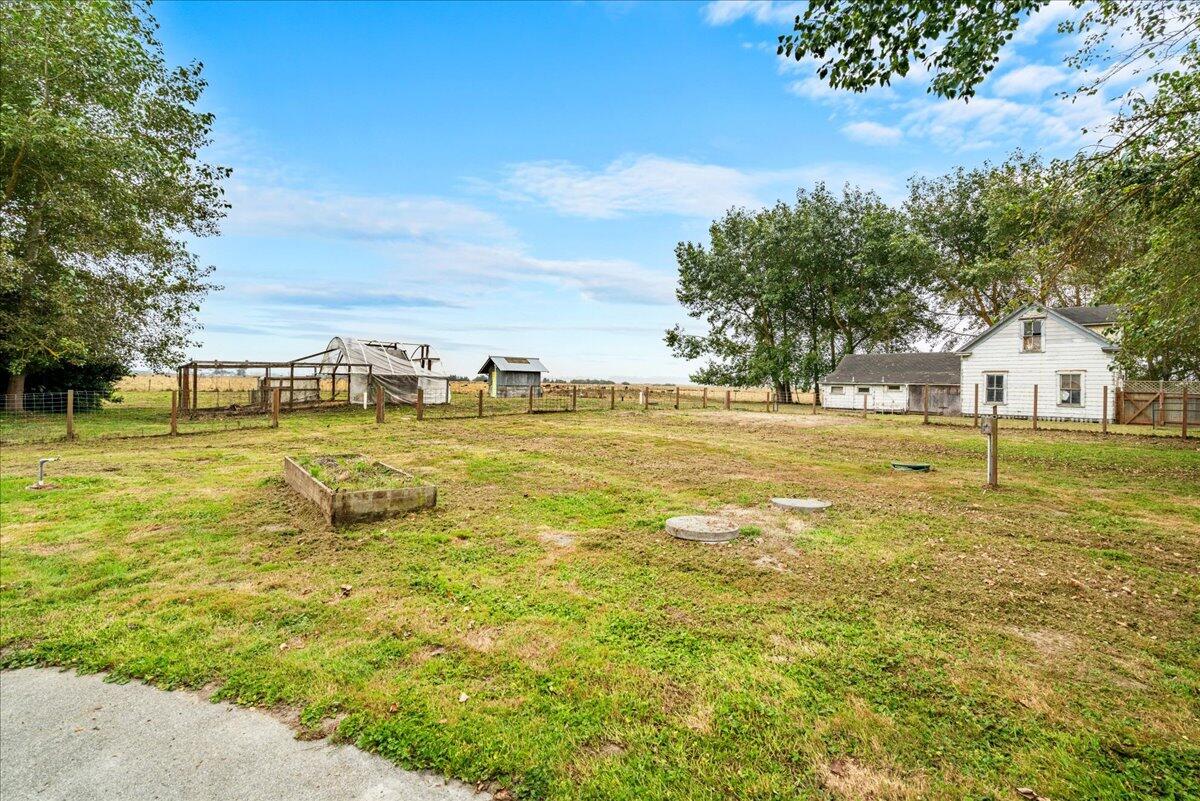 1046 Mad River Road