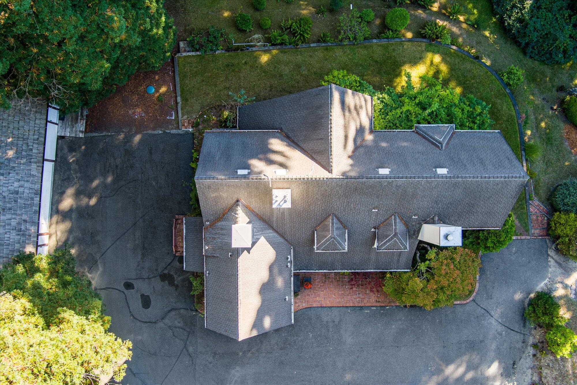 1060/1200 Madrone Avenue