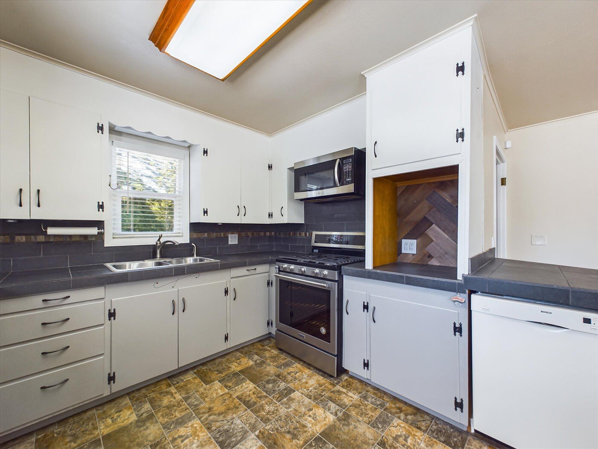280 Fernwood Drive