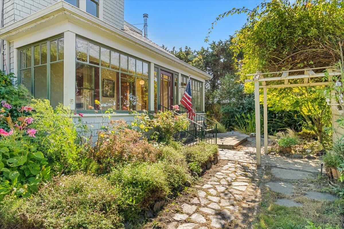 841 11th Street