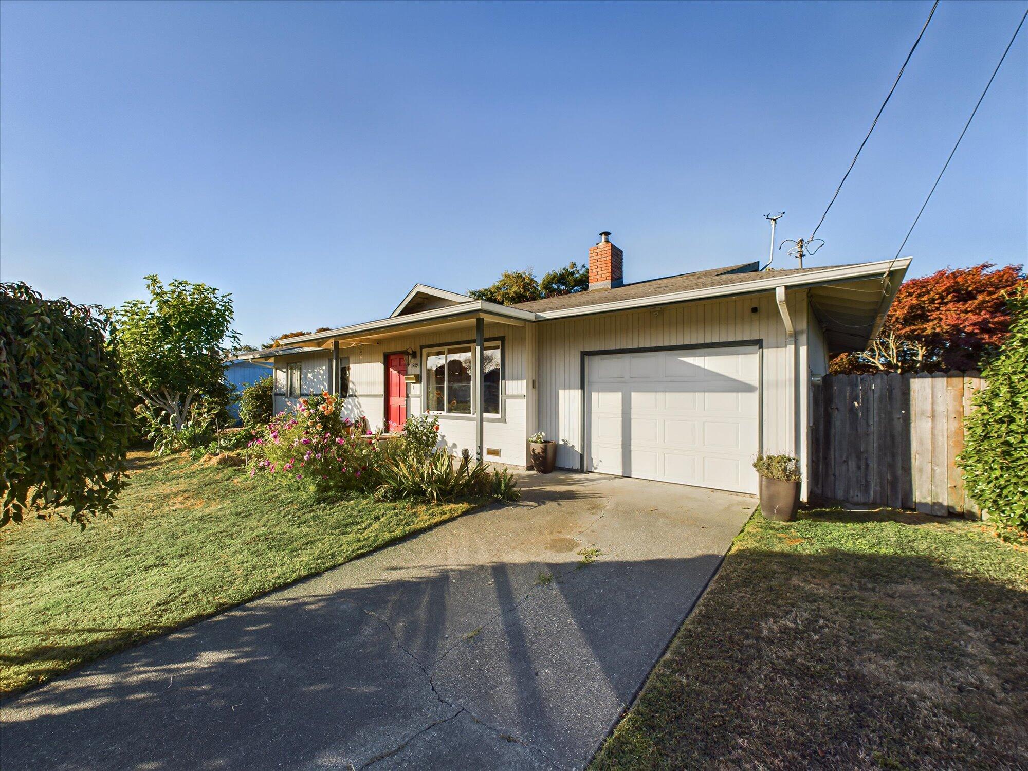 1989 Leslie Court