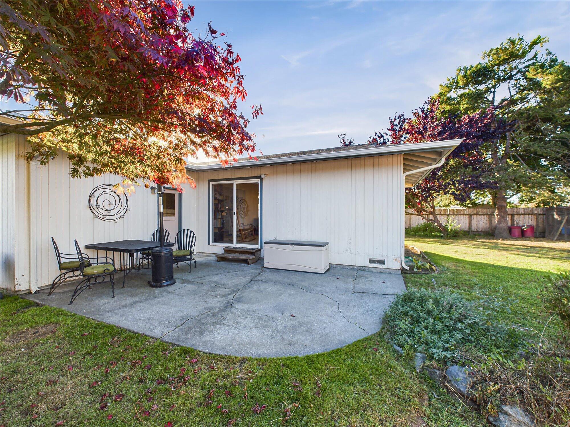 1989 Leslie Court