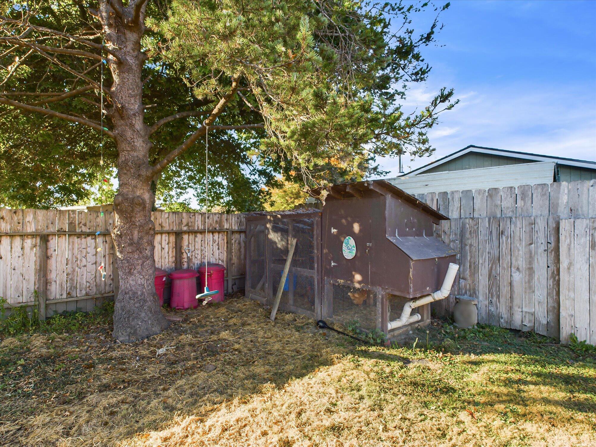1989 Leslie Court