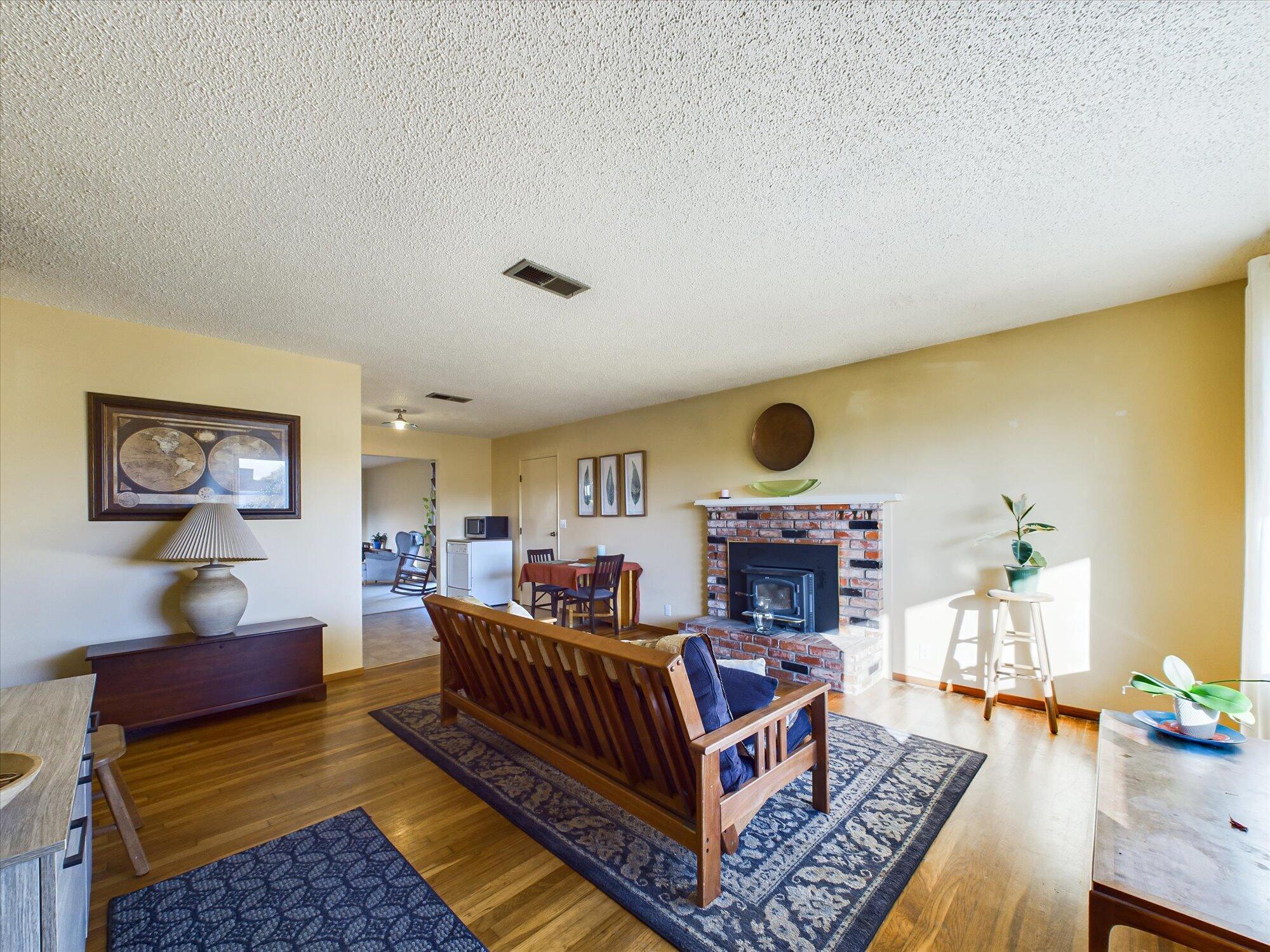 1989 Leslie Court