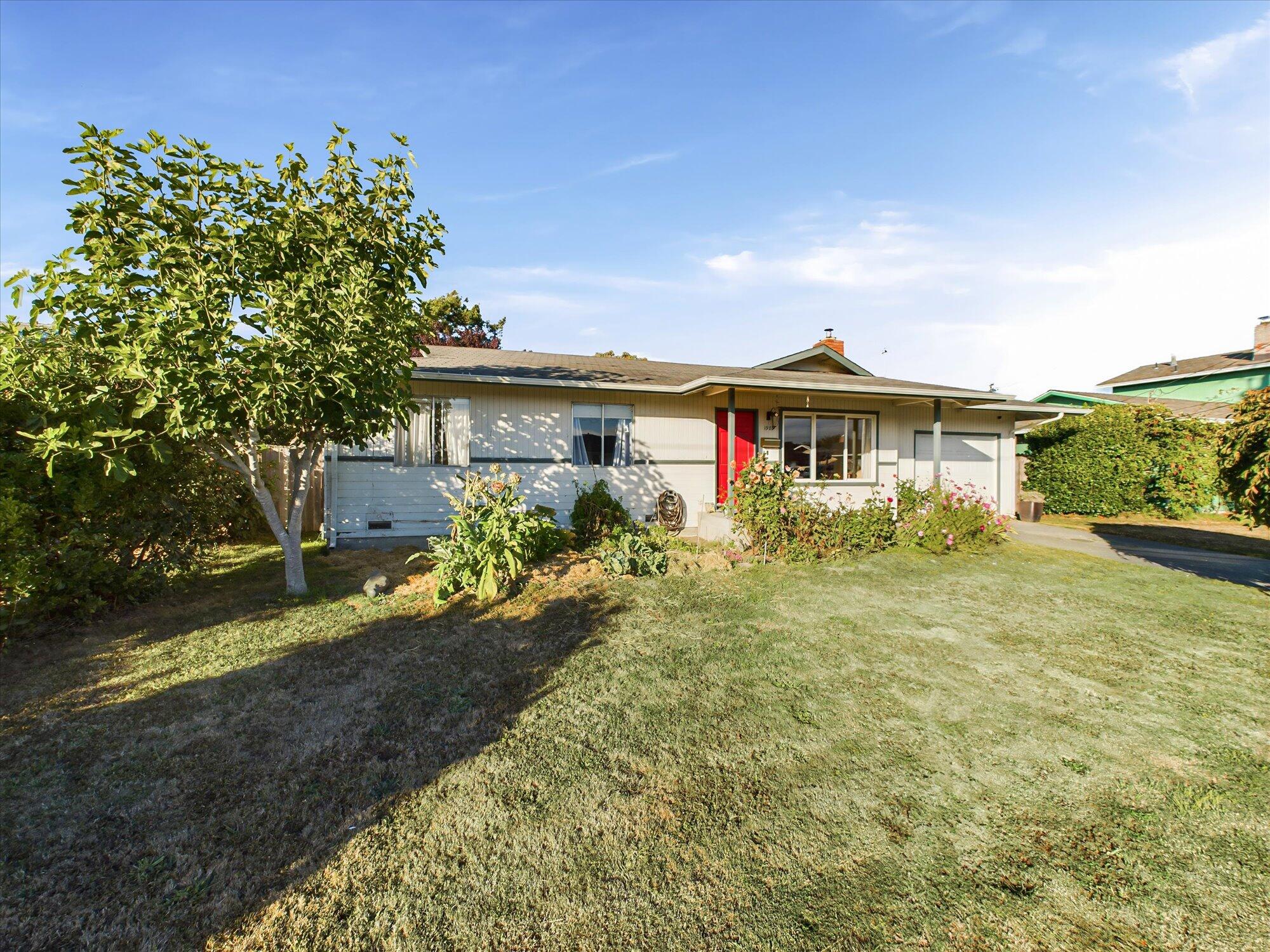 1989 Leslie Court