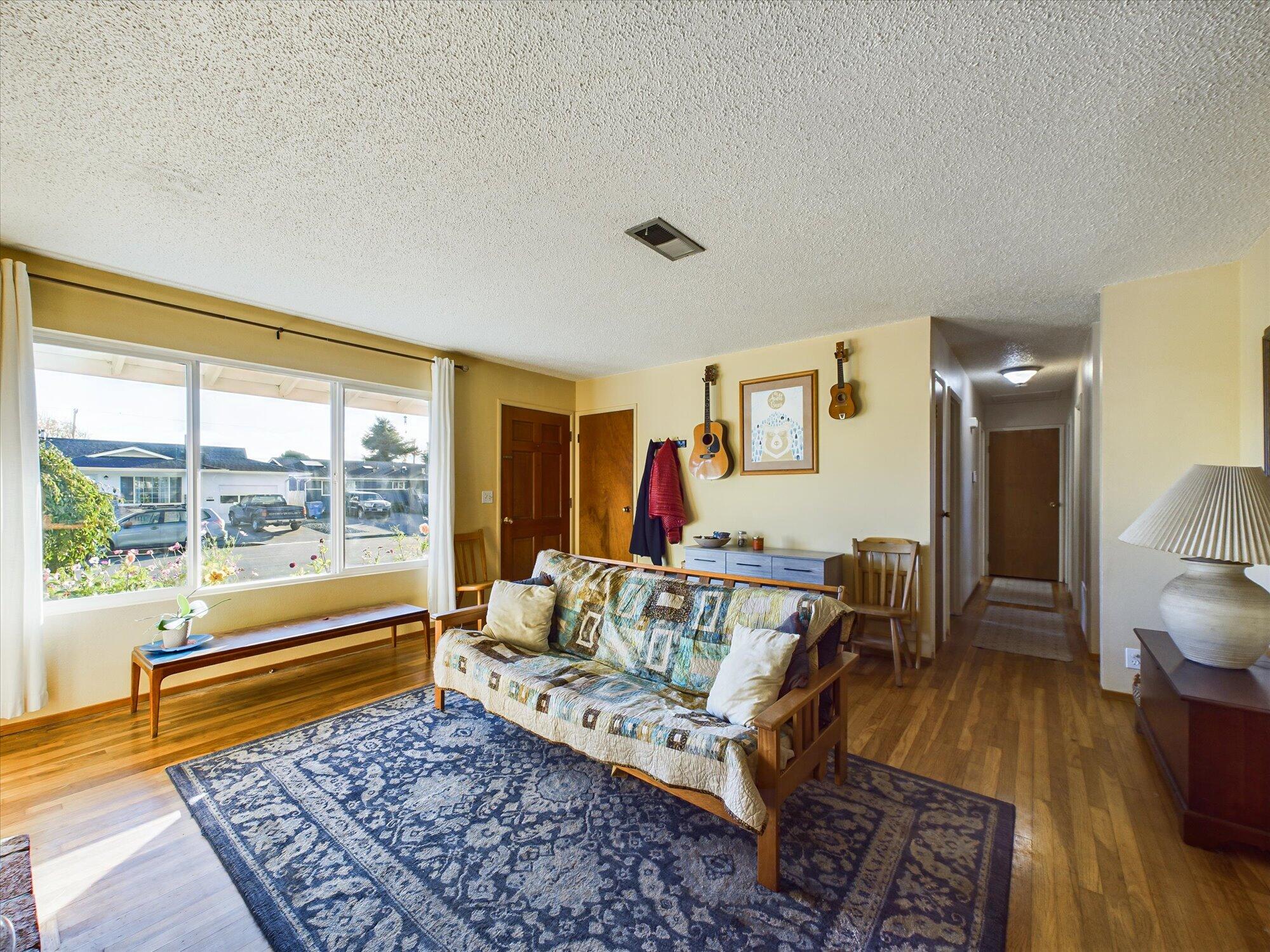 1989 Leslie Court