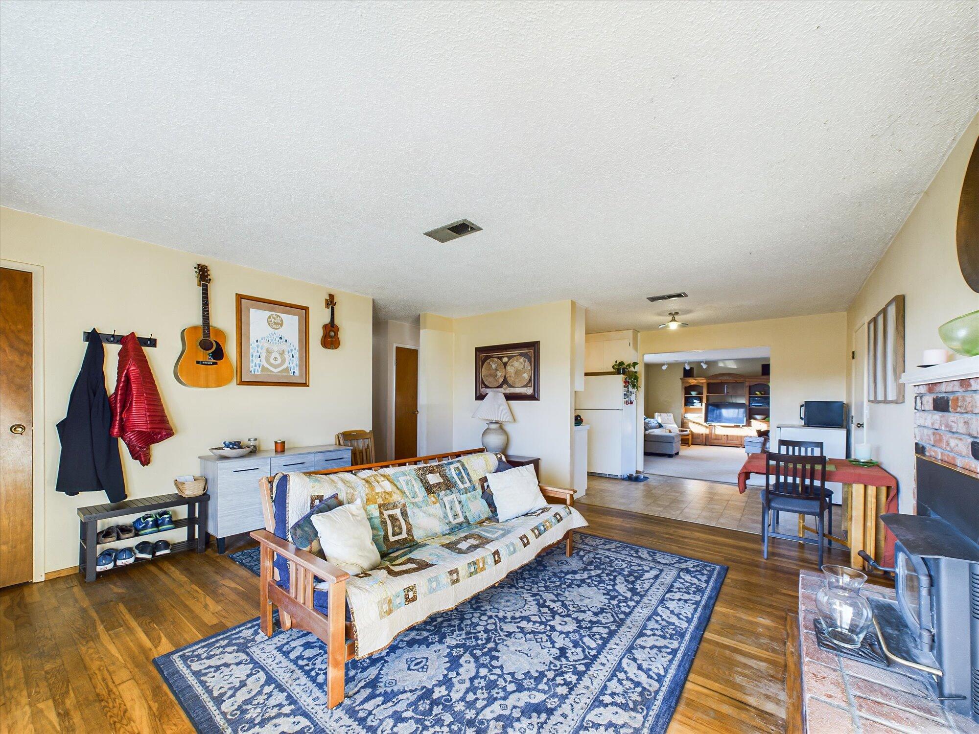 1989 Leslie Court