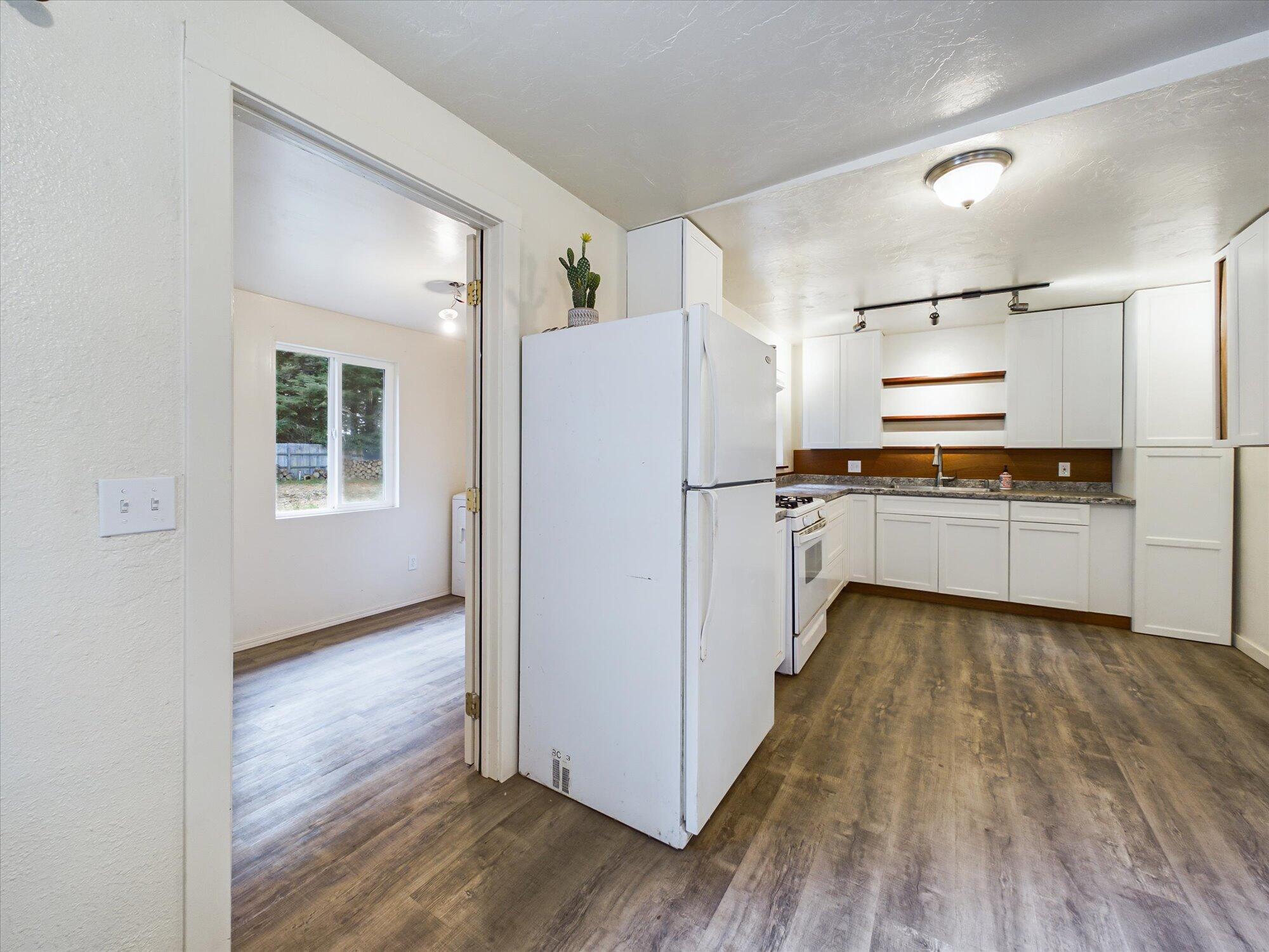 3128 &3162 Greenwood Heights Drive