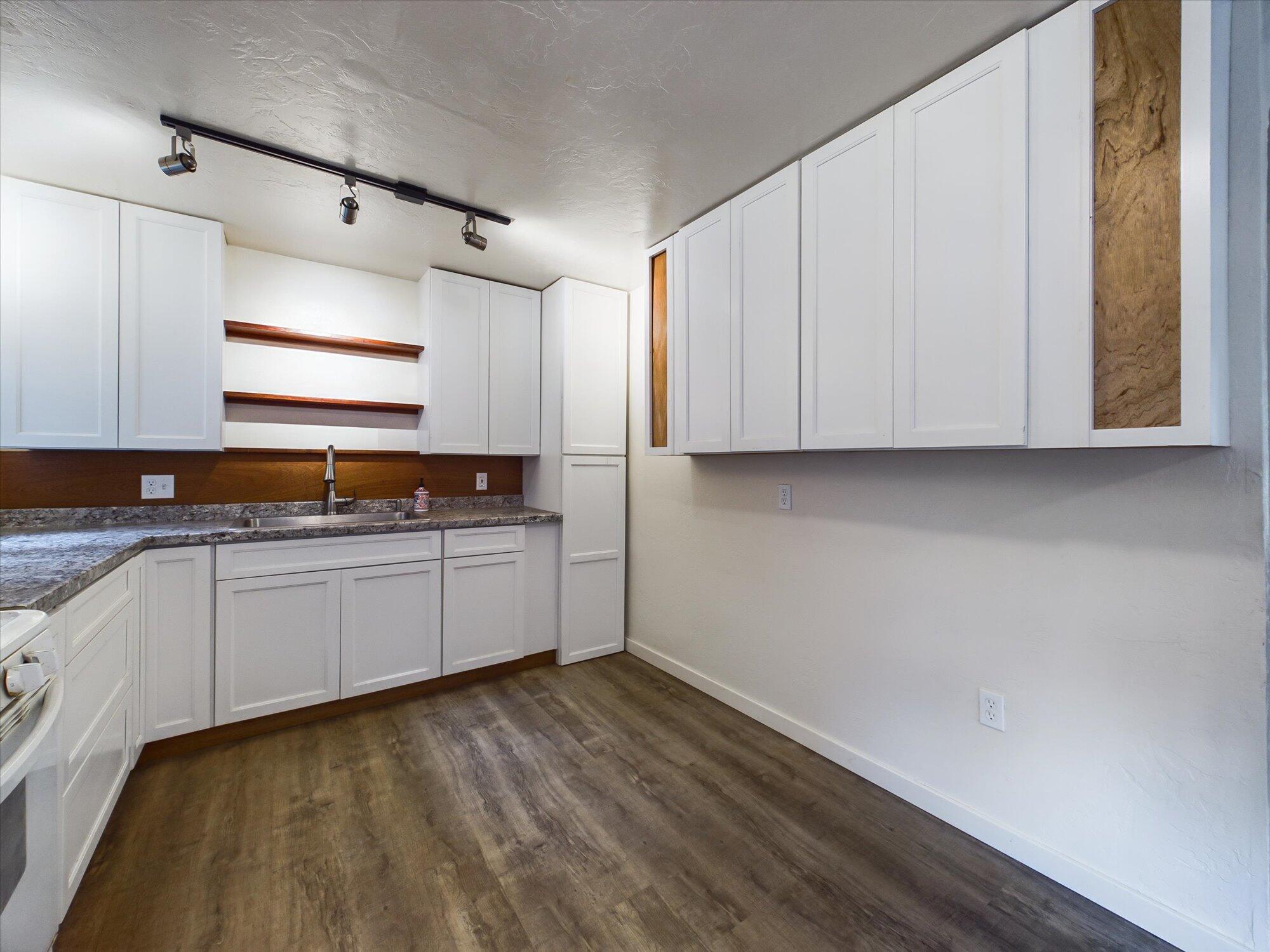 3128 &3162 Greenwood Heights Drive