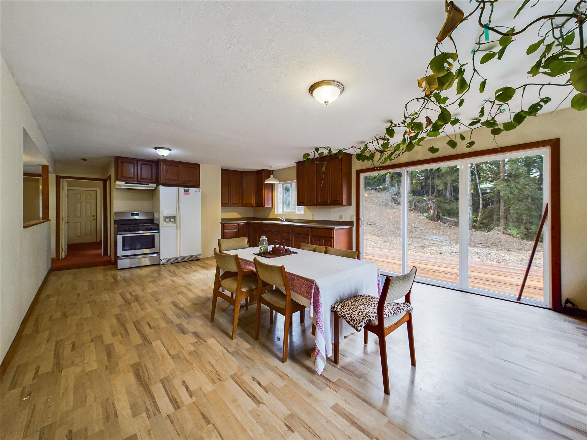 3128 &3162 Greenwood Heights Drive