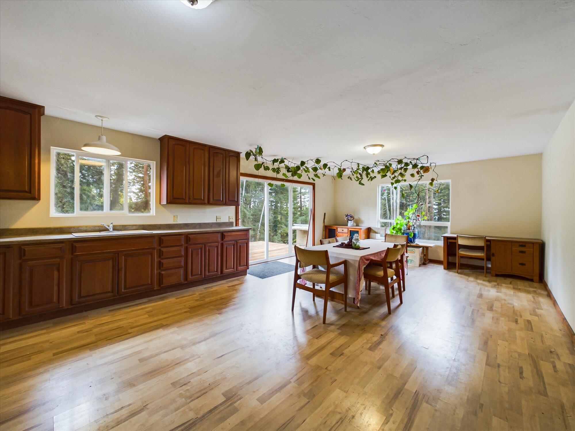 3128 &3162 Greenwood Heights Drive