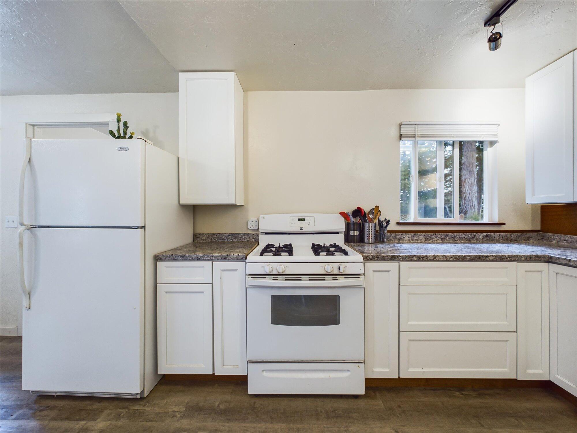 3128 &3162 Greenwood Heights Drive
