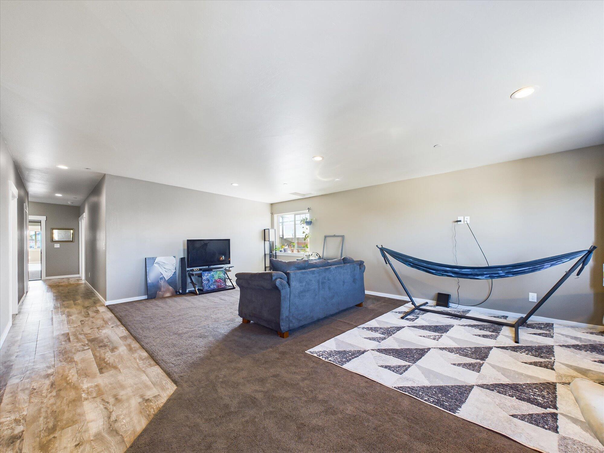 238 W Grant Street