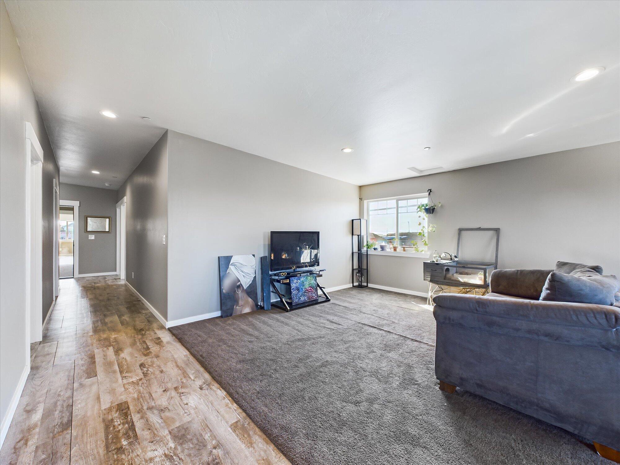 238 W Grant Street