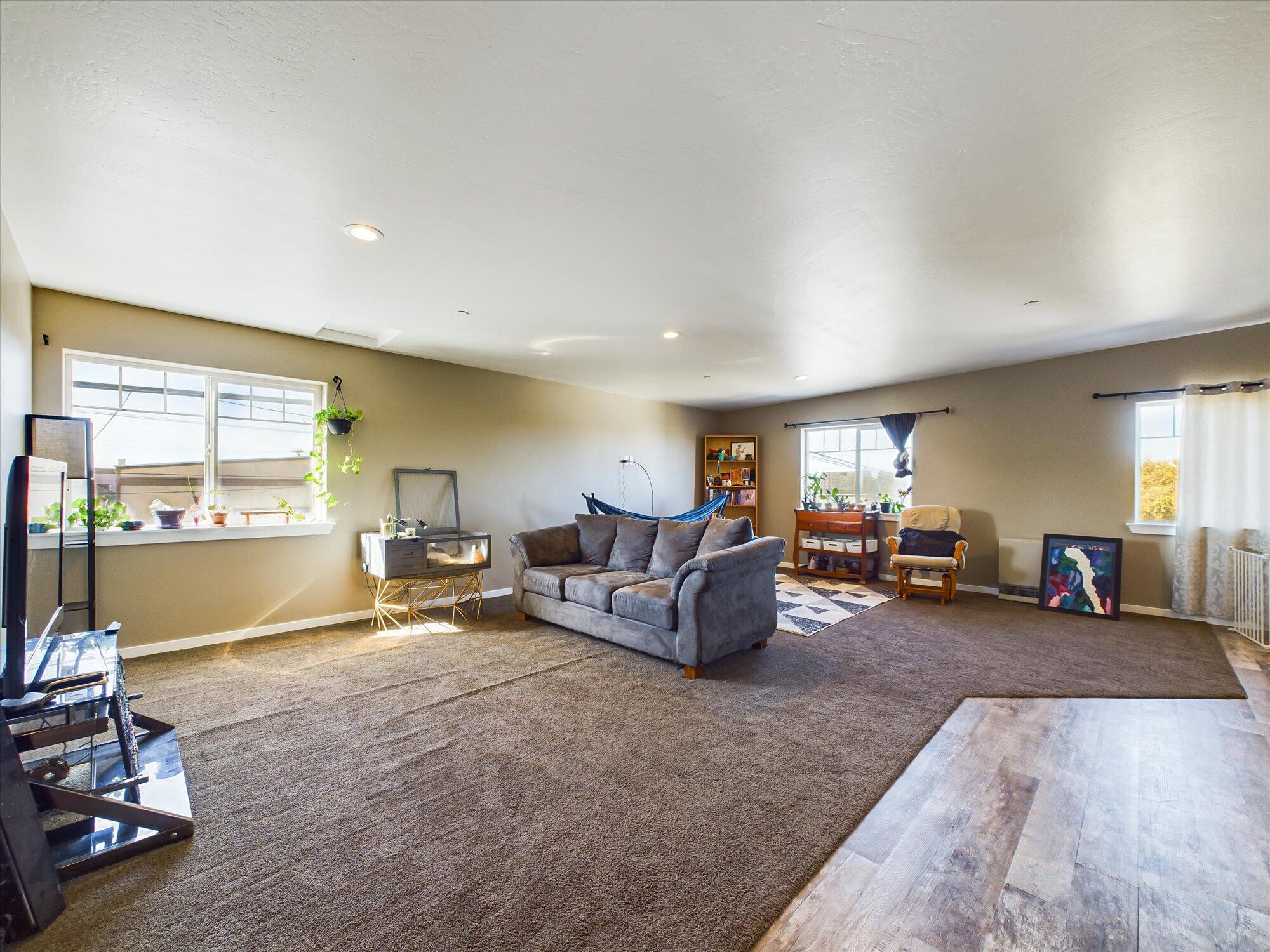 238 W Grant Street