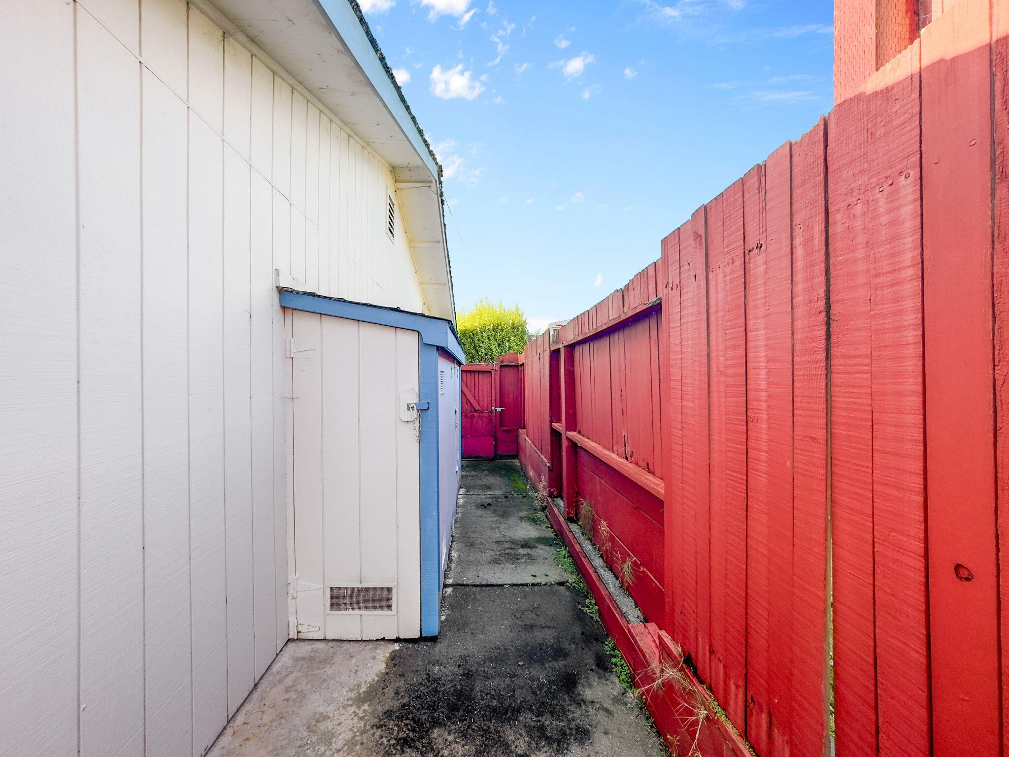 5457 Noe Avenue