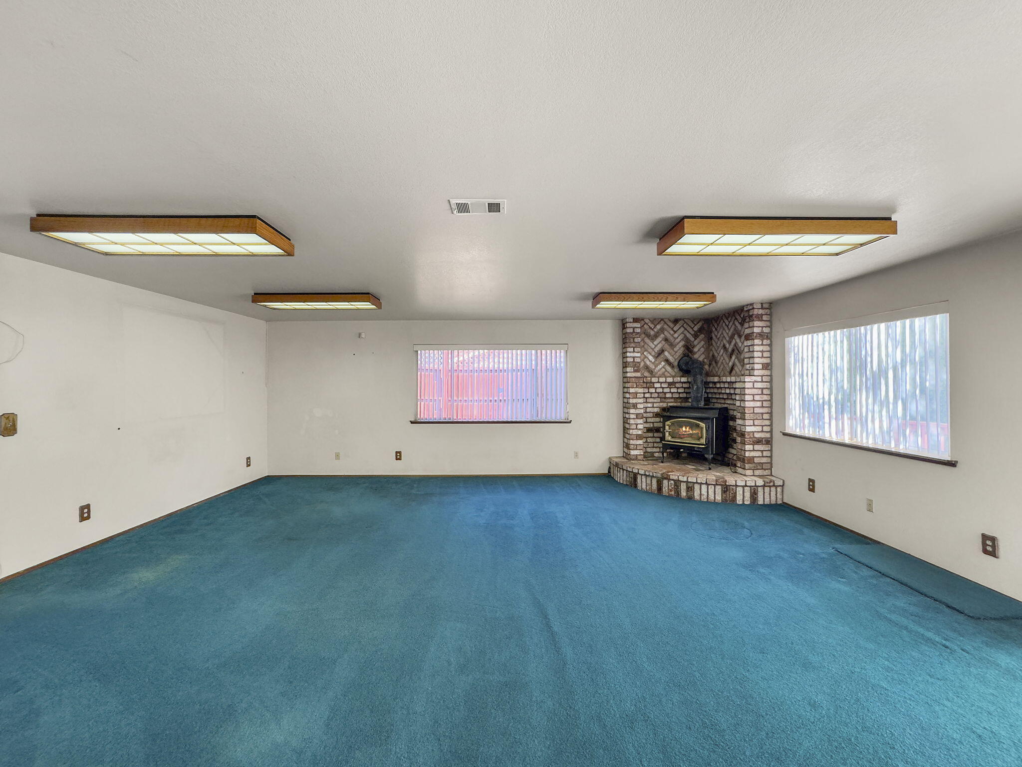 5457 Noe Avenue