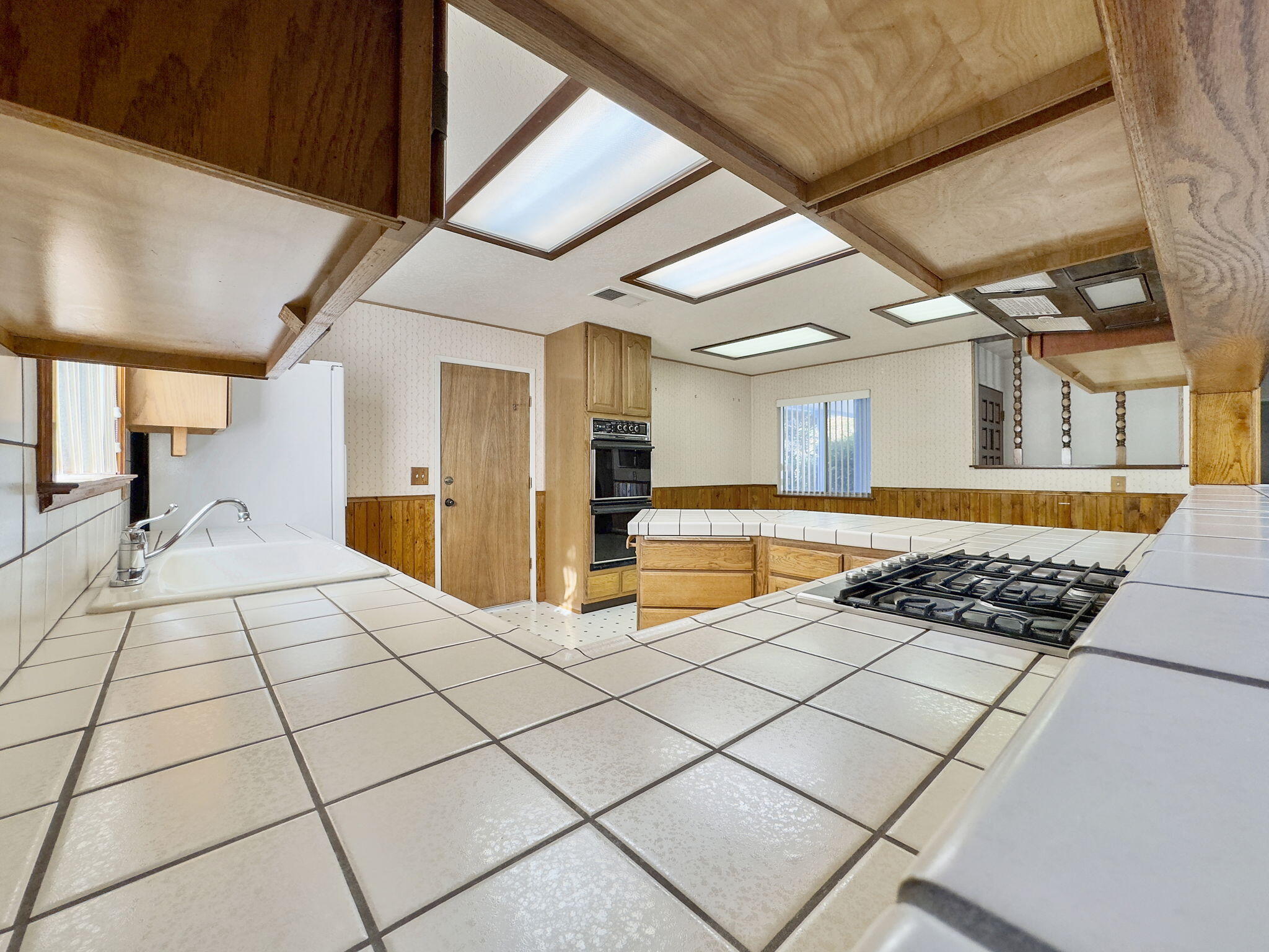 5457 Noe Avenue