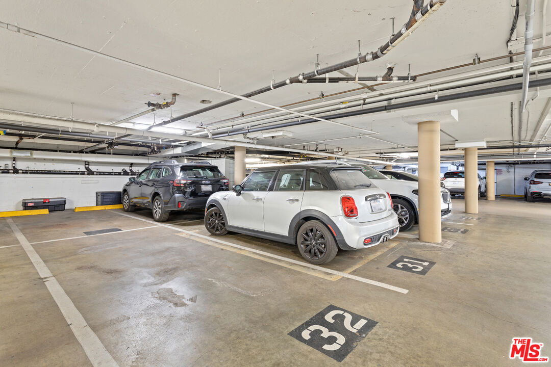 141 S Clark Dr Unit: 226