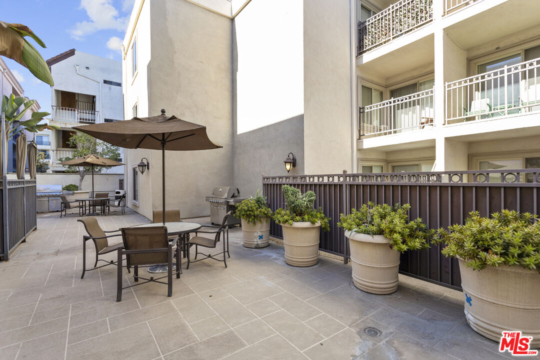 141 S Clark Dr Unit: 226