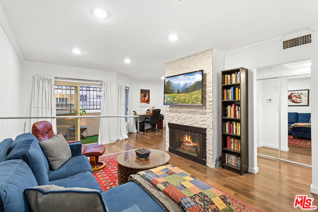 141 S Clark Dr Unit: 226