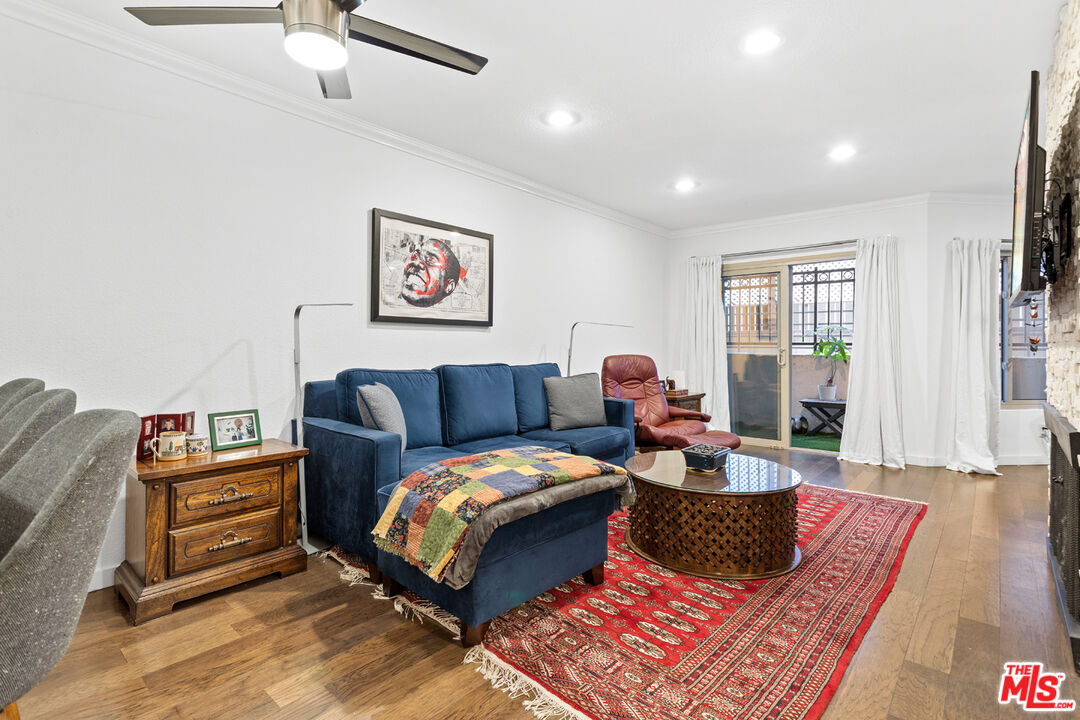 141 S Clark Dr Unit: 226