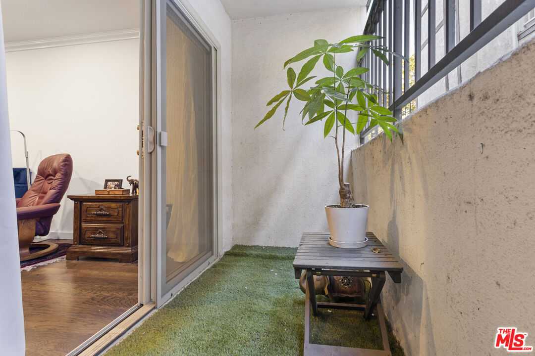 141 S Clark Dr Unit: 226