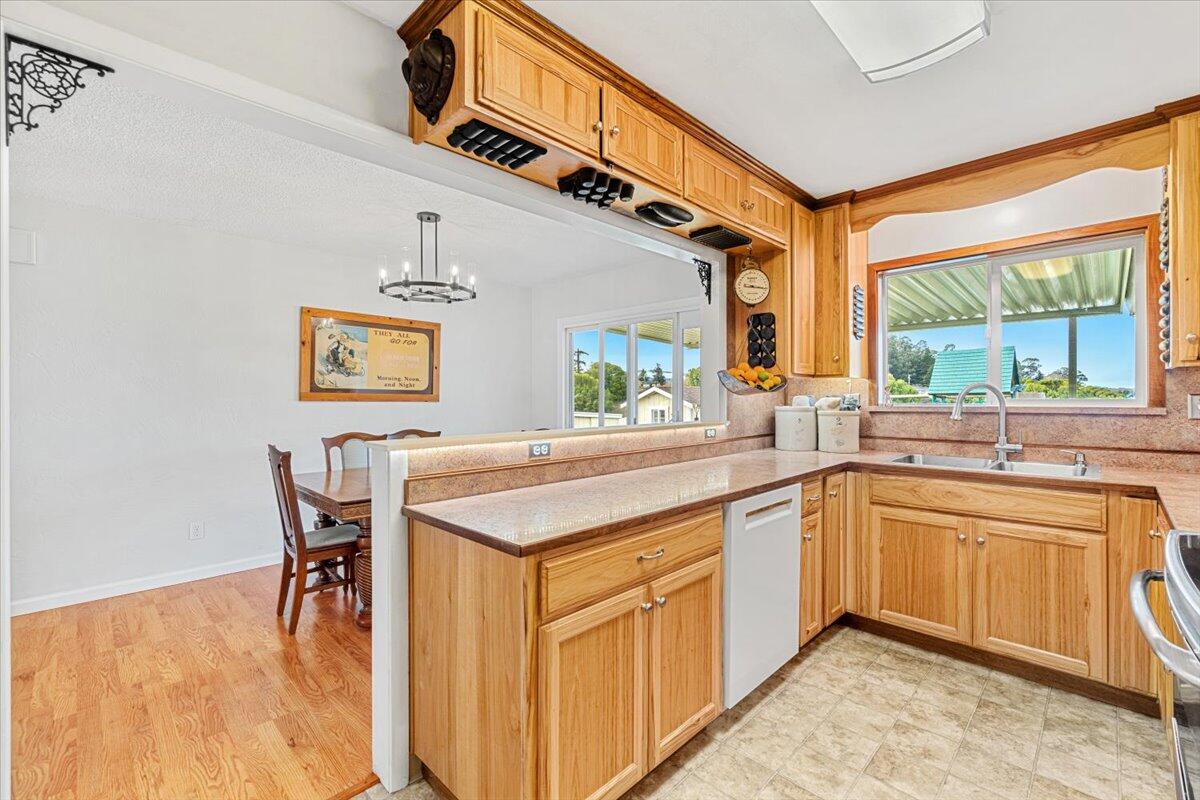 1146 Crestview Drive