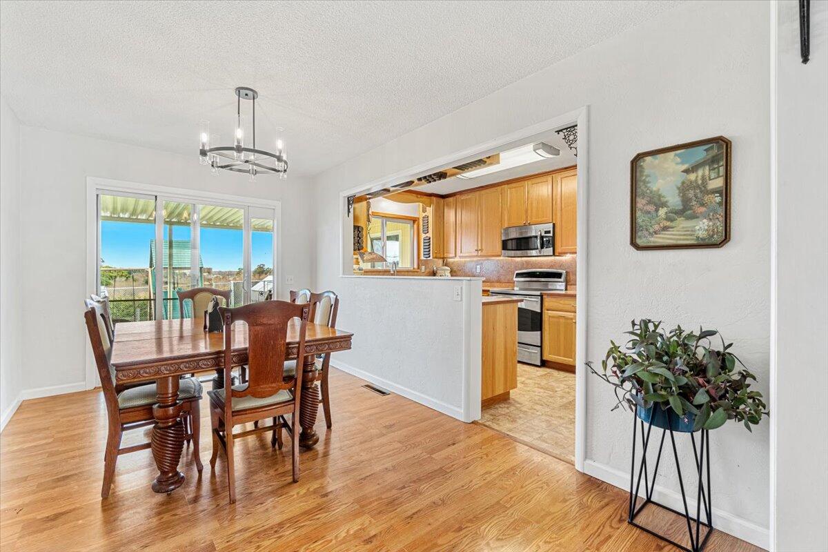 1146 Crestview Drive