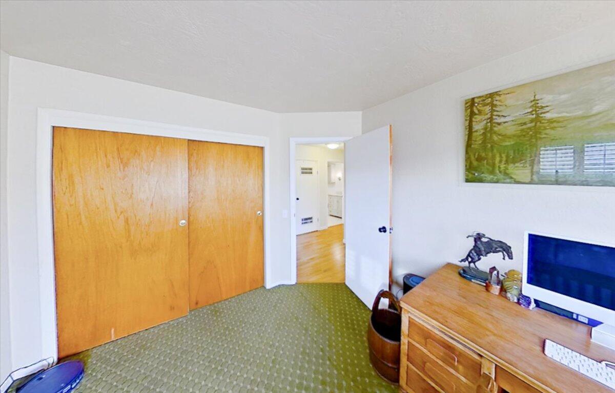 1146 Crestview Drive