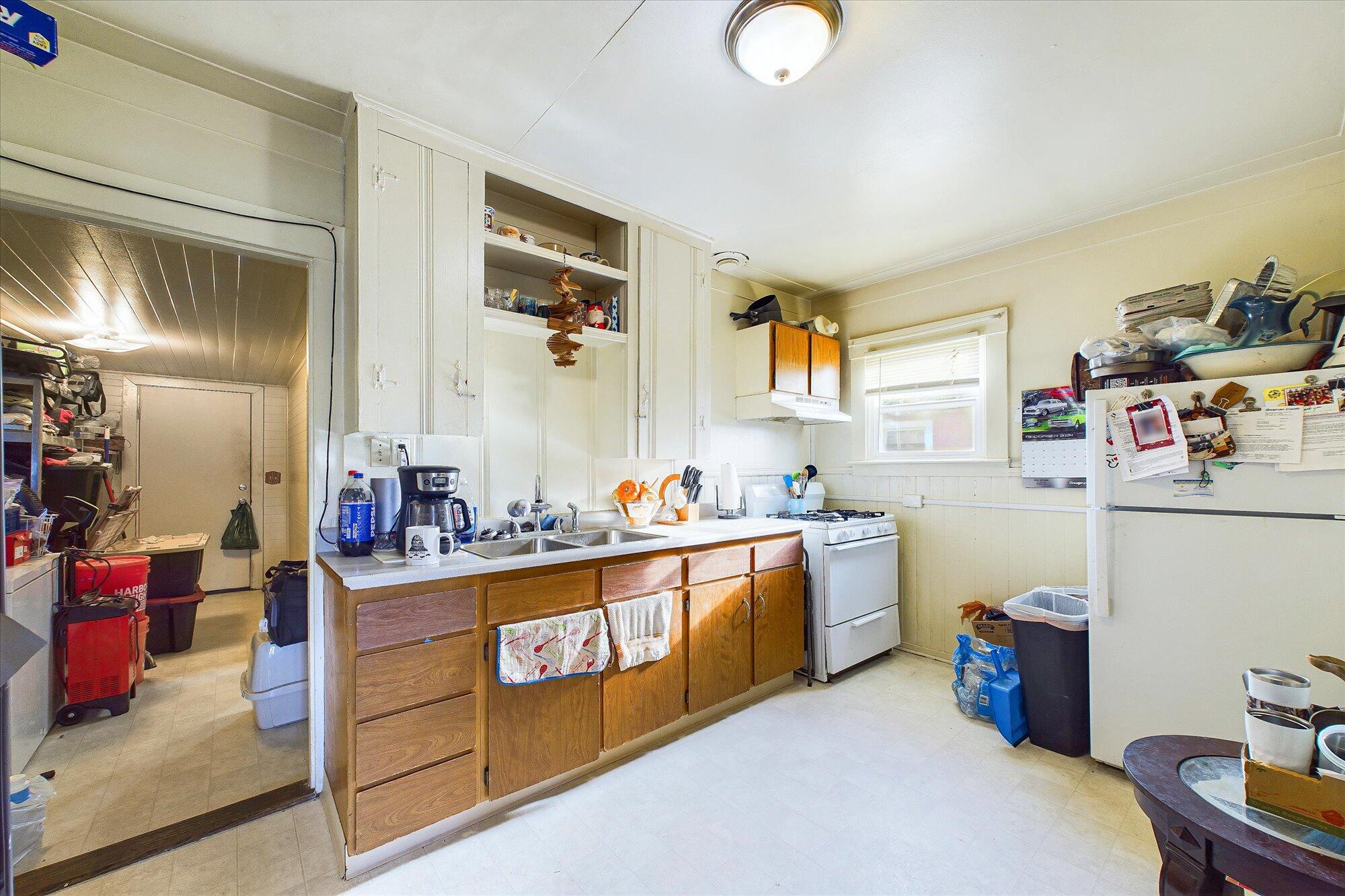 170 (174) 2nd Avenue