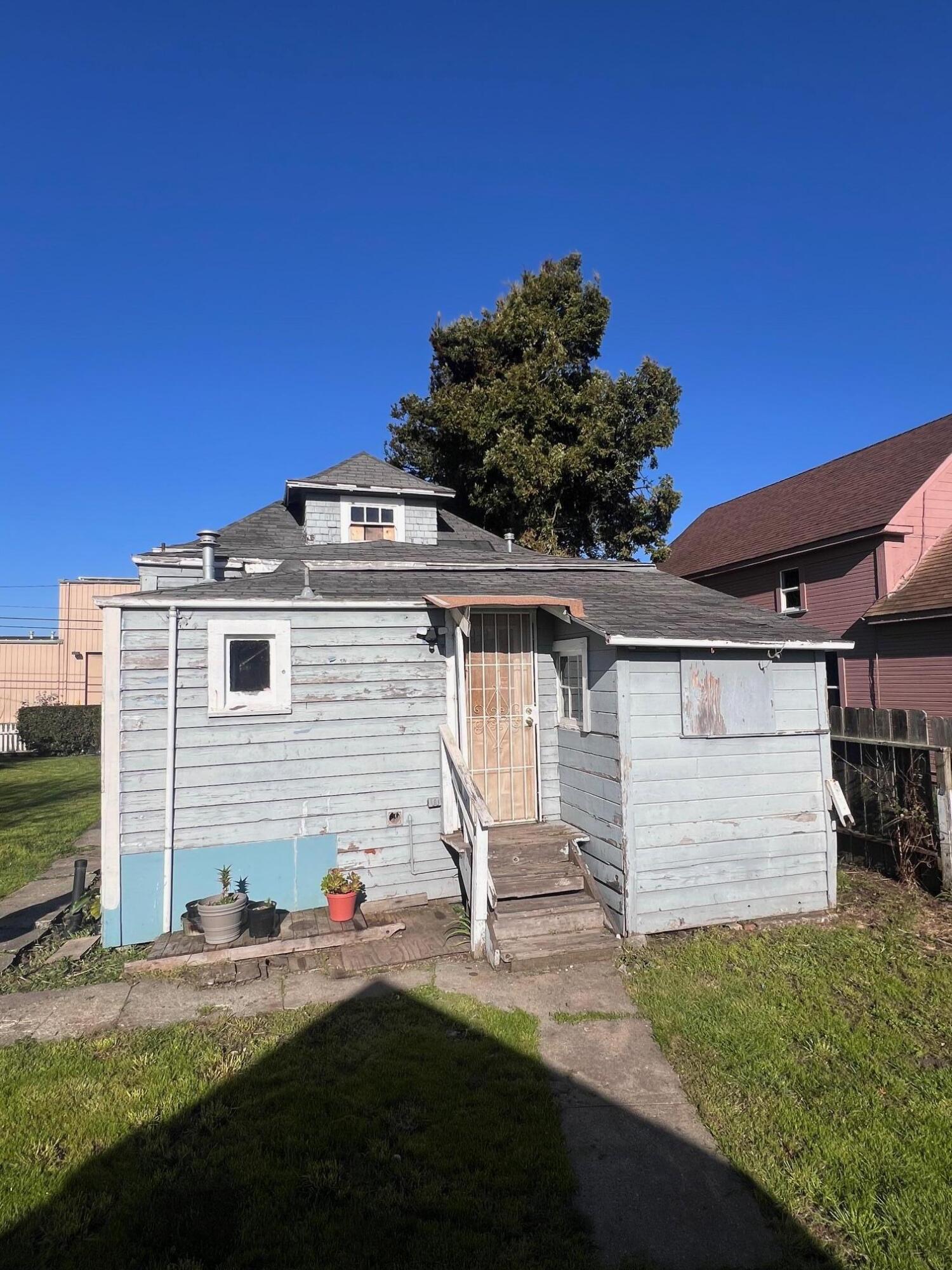 2134 2nd Street