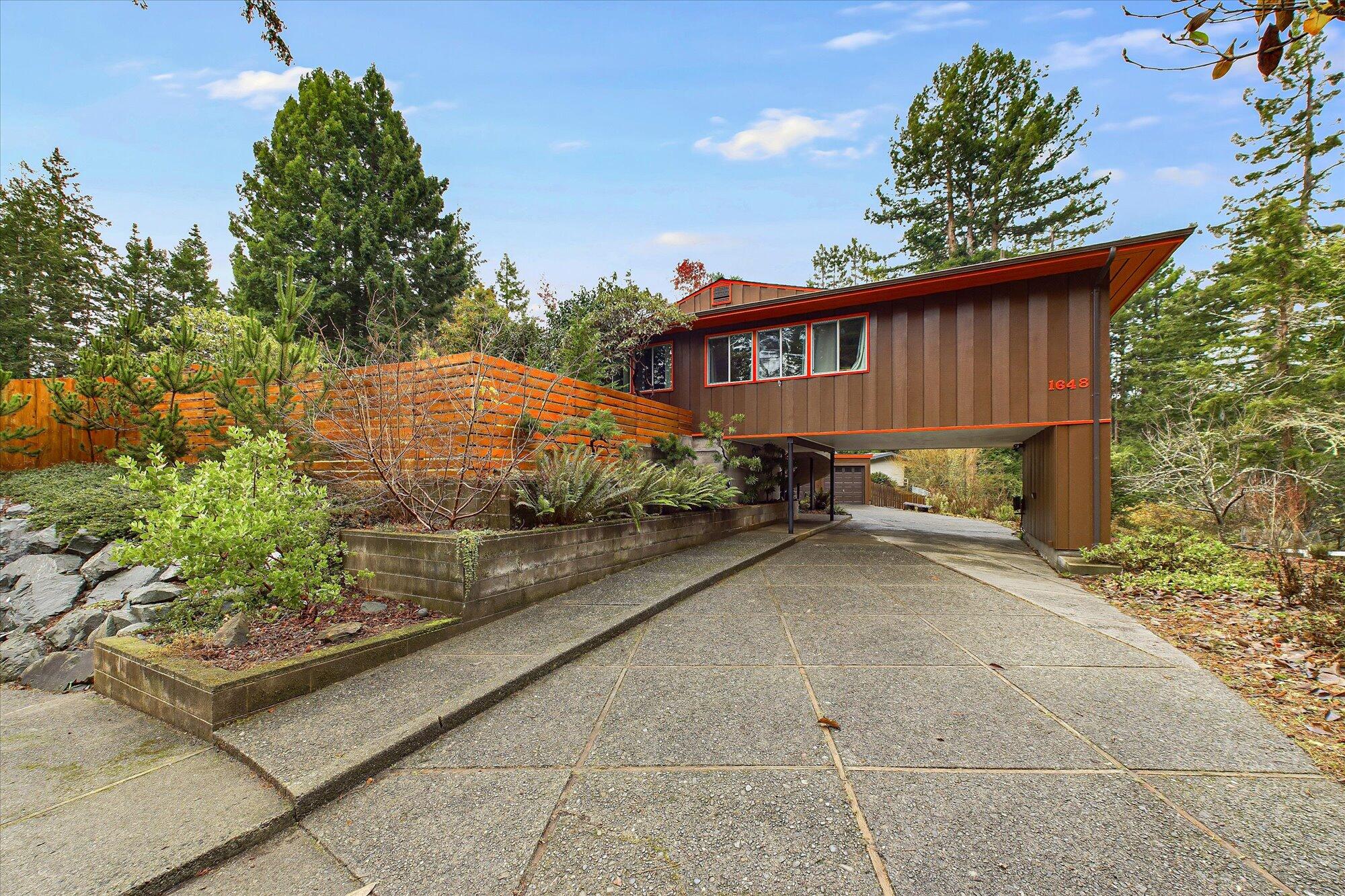 1648 Blake Court