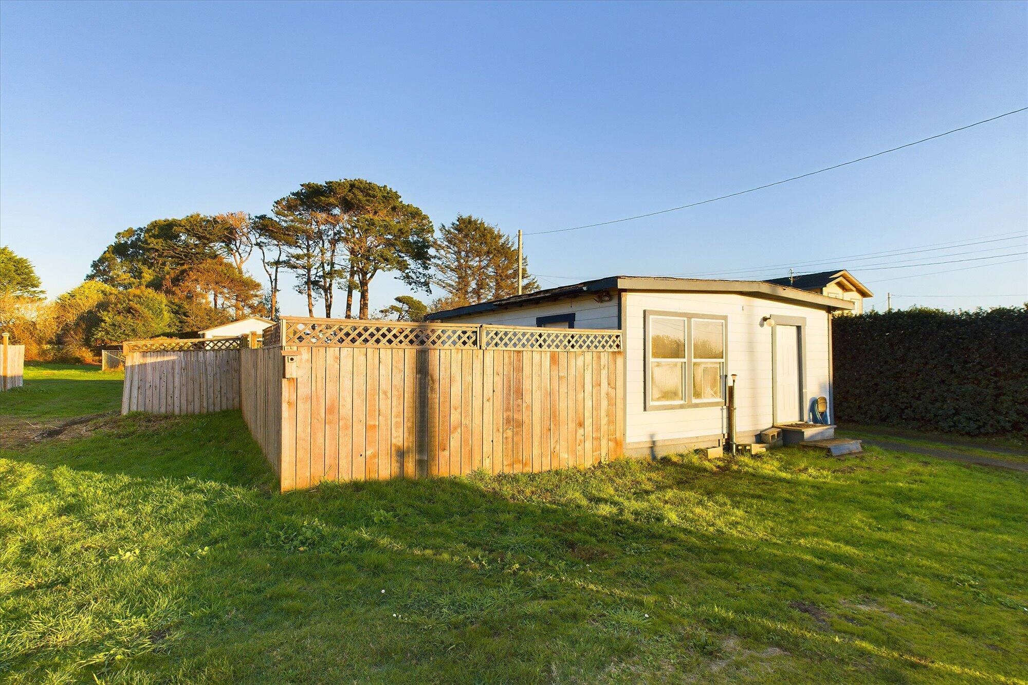 1637 Ocean Drive, McKinleyville